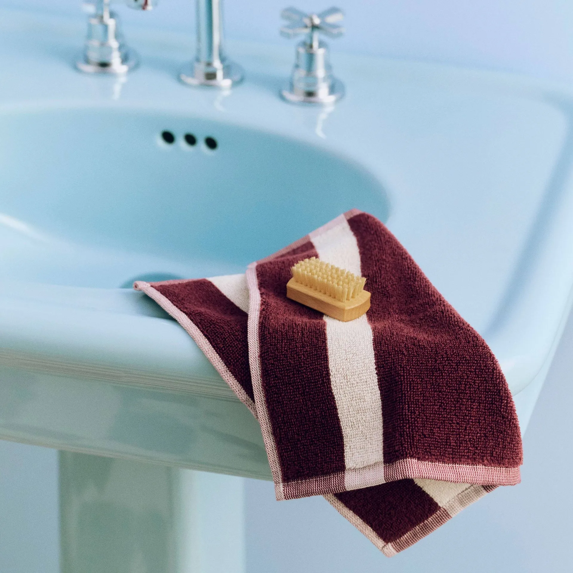 Stripe towel, Burgundy, 30x30 cm HAY