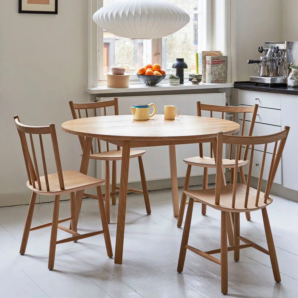 Triangle Leg dining table round, water-based lacquered oak HAY