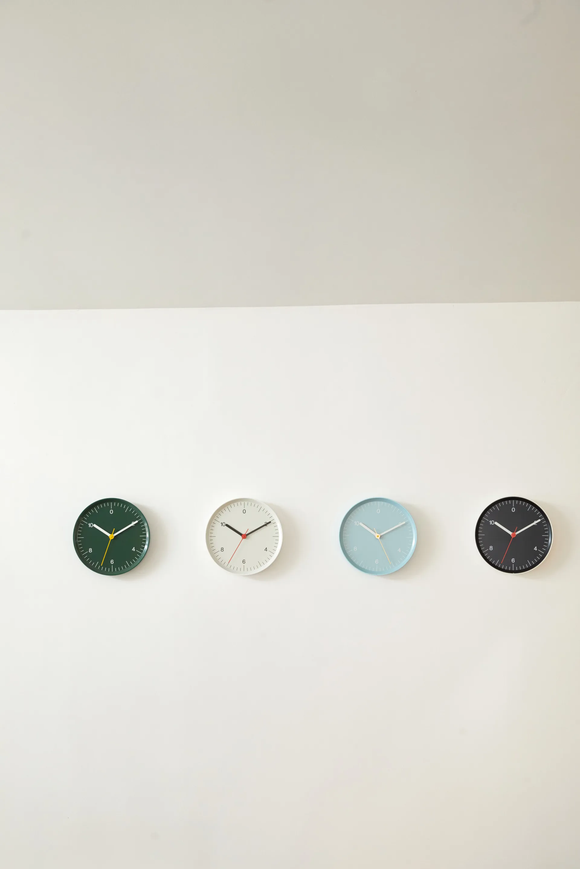 Wall Clock Ø26.5 cm, Green HAY