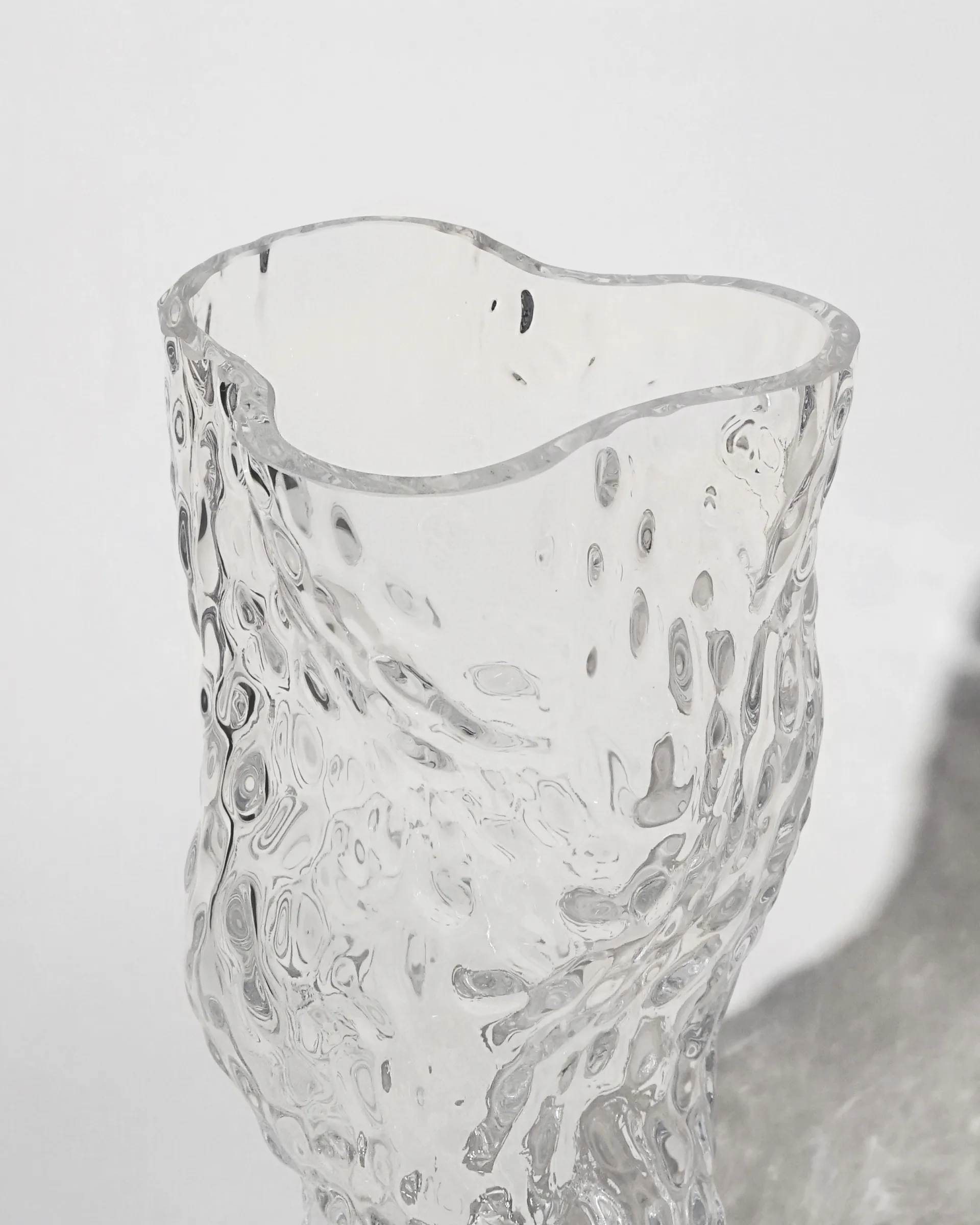 Ostrea Rock glass vase 30 cm, Clear Hein Studio
