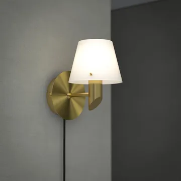 Gil wall lamp - Satin brass-opal glass - Herstal