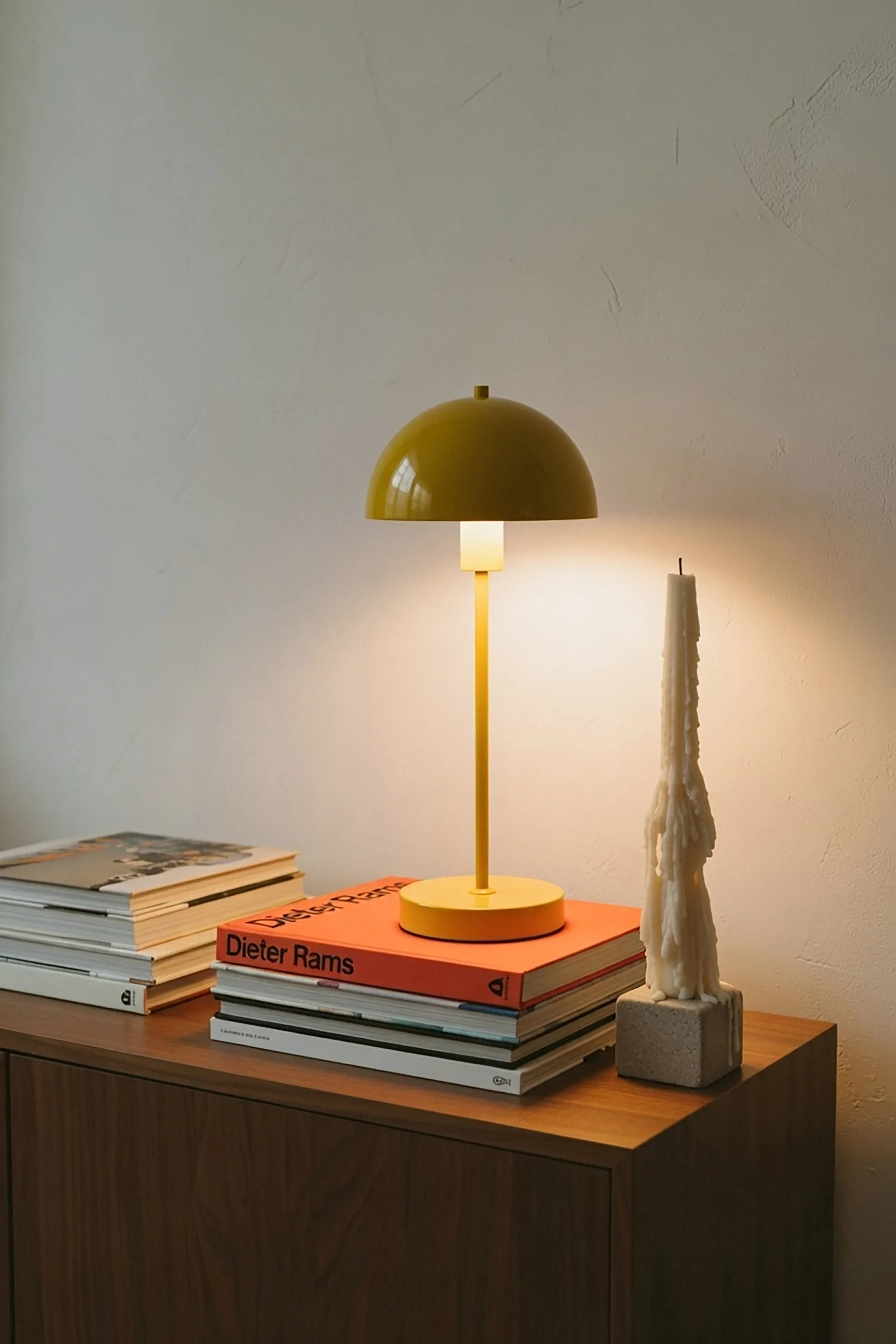 Vienda table lamp, Mango yellow Herstal