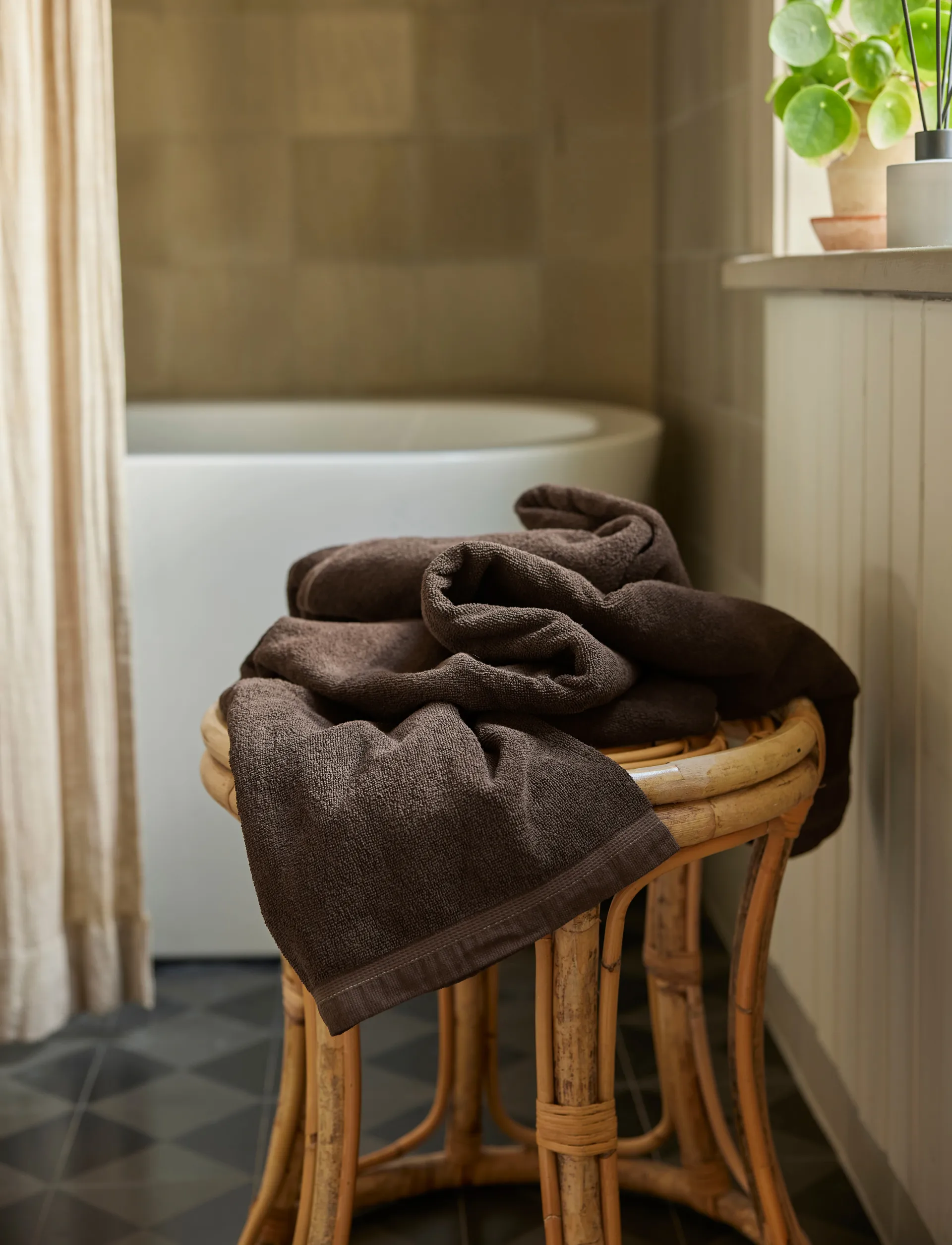 Lina towel chocolat, 30x50 cm Himla