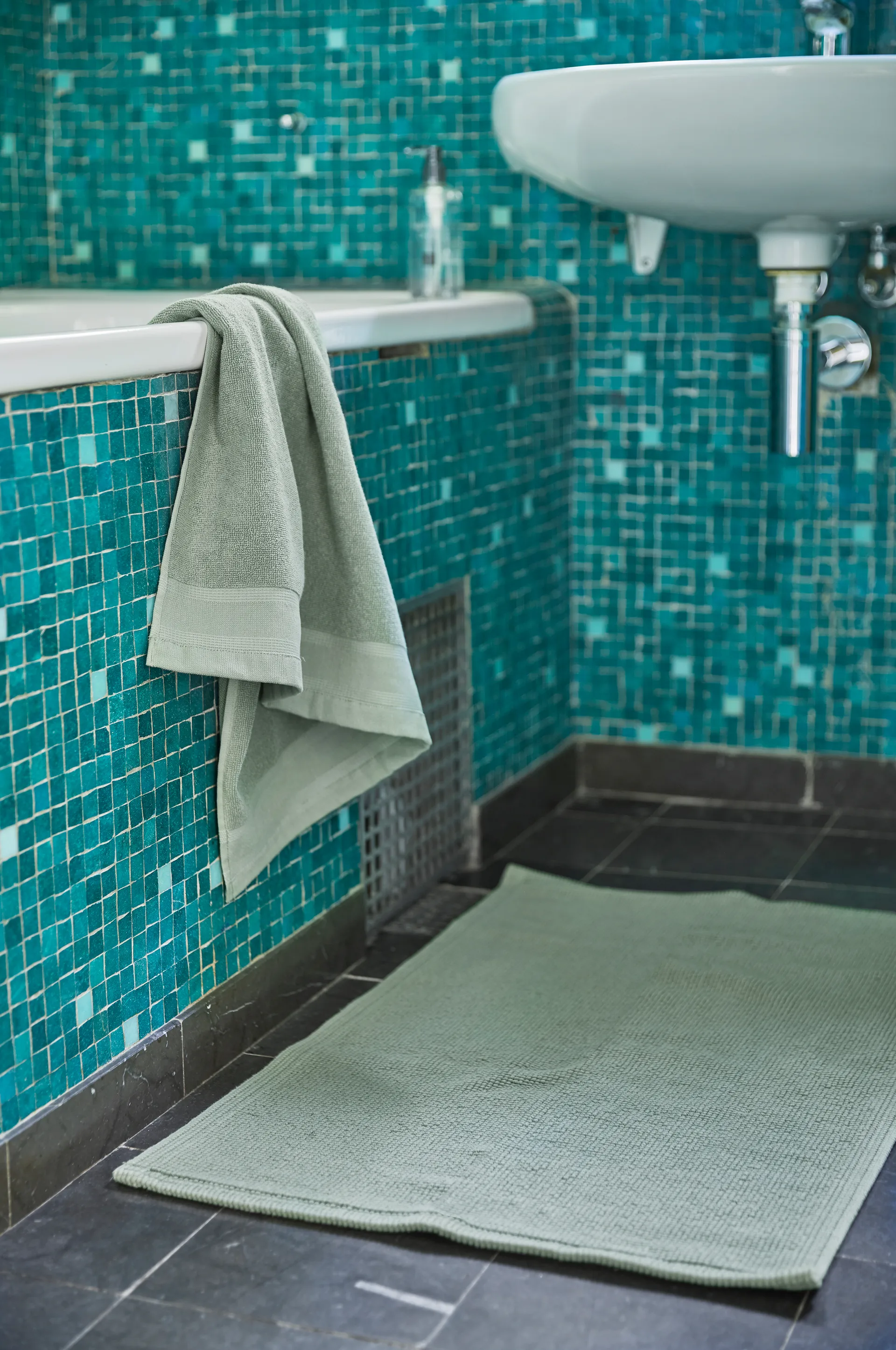 Love bath mat 50x80 cm, Sage Himla