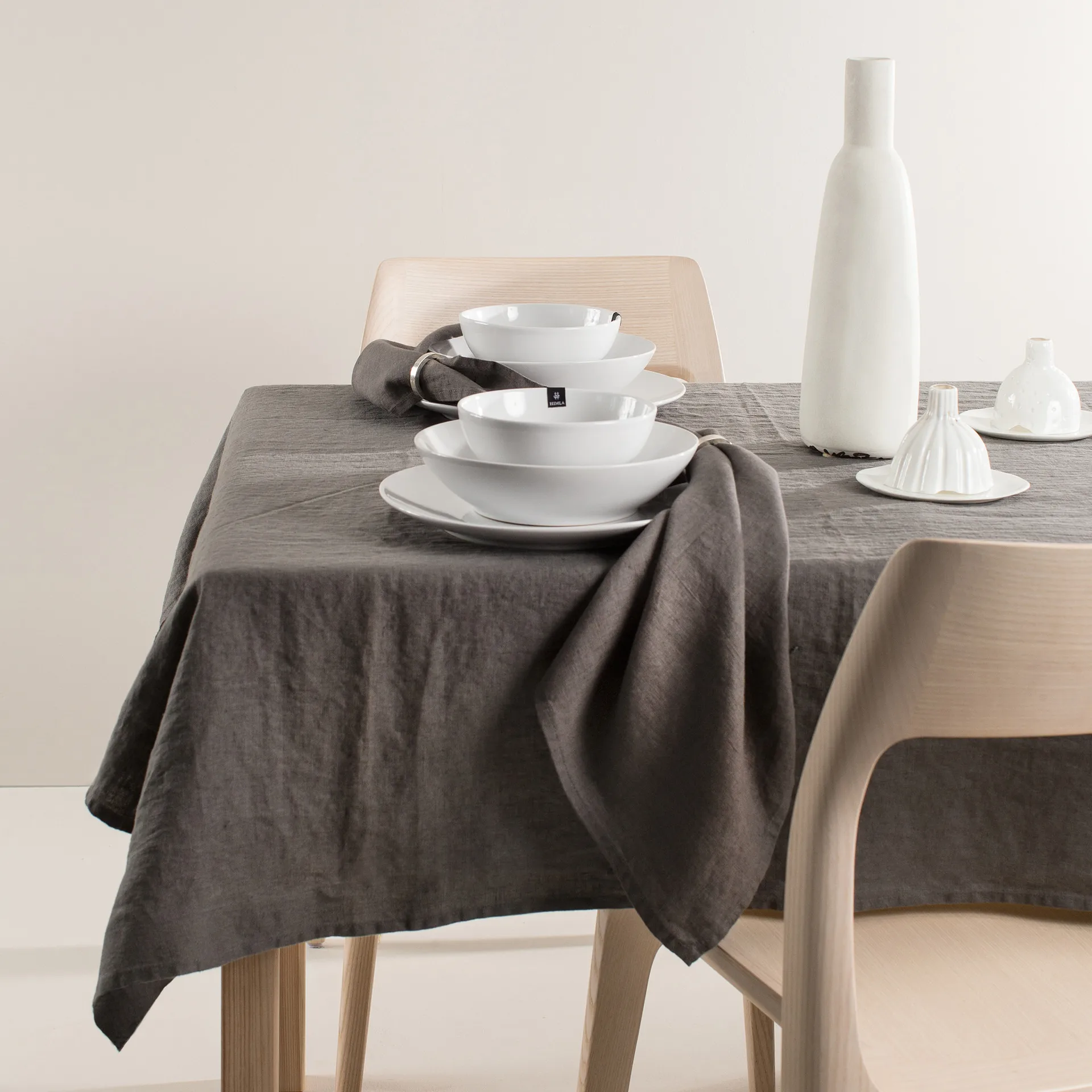 Sunshine tablecloth 140x330 cm, Charcoal (dark grey) Himla