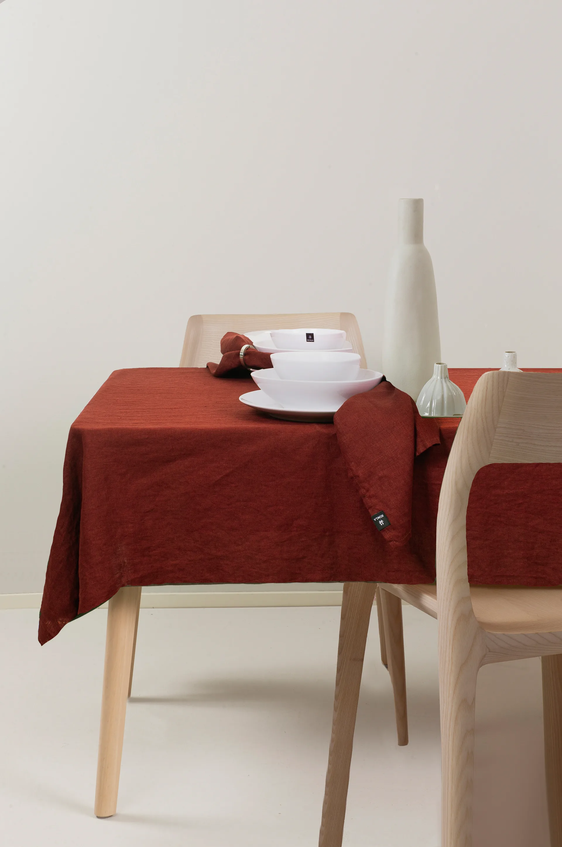Sunshine tablecloth 140x330 cm, Lingonberry (red) Himla