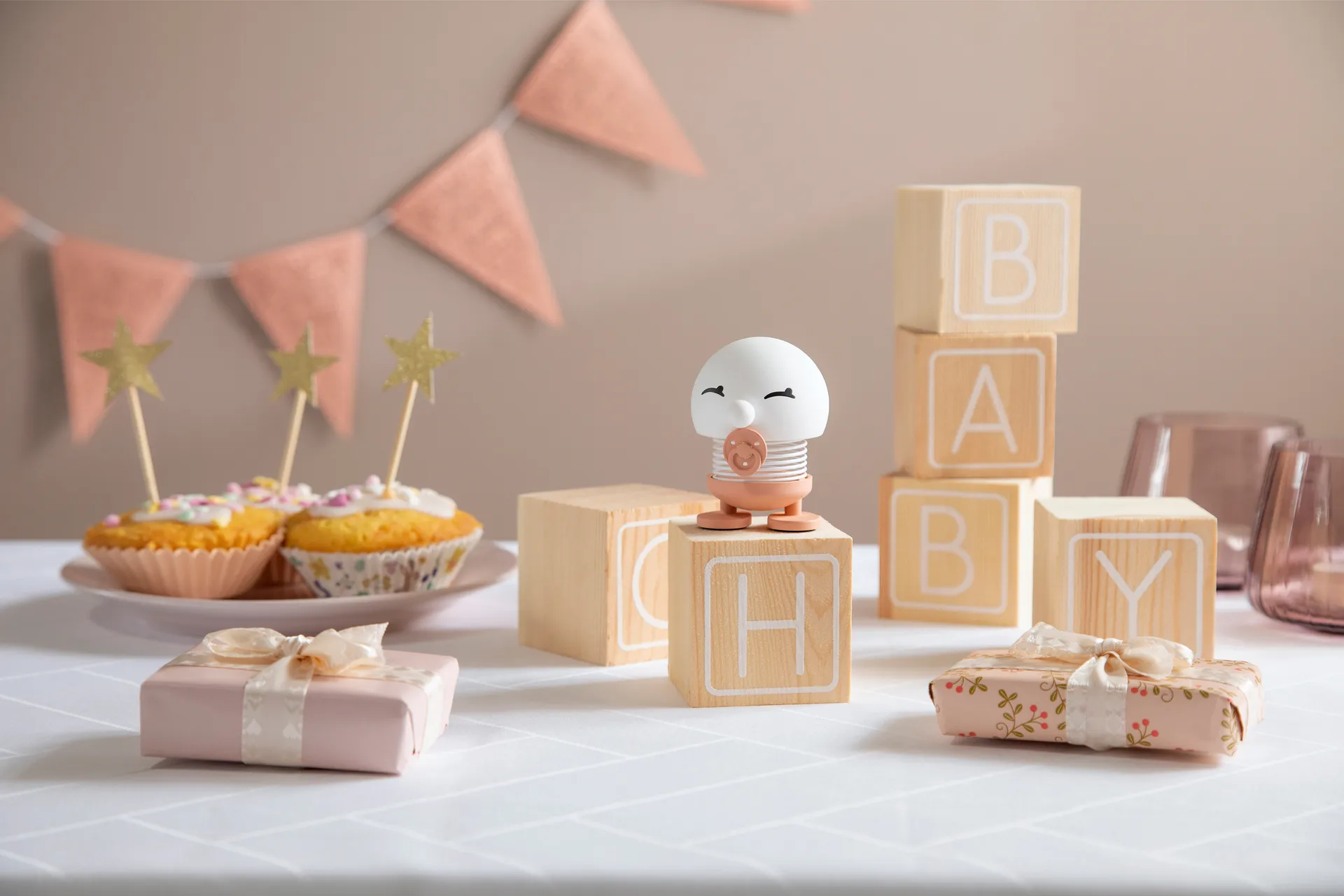 Hoptimist Baby Bumble S figure, Red Hoptimist