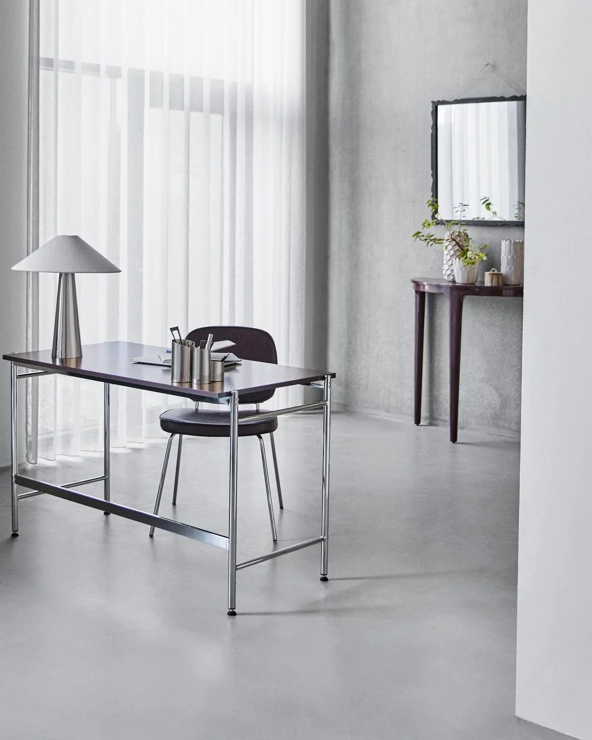 Arph desk, Mulberry-chrome, 125x60x74 cm House Doctor