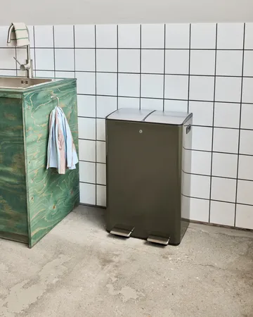 Black waste bin - Deep green, 46x35.5x71 cm - House Doctor