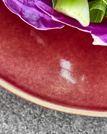 Diva plate Ø28 cm - Red - House Doctor