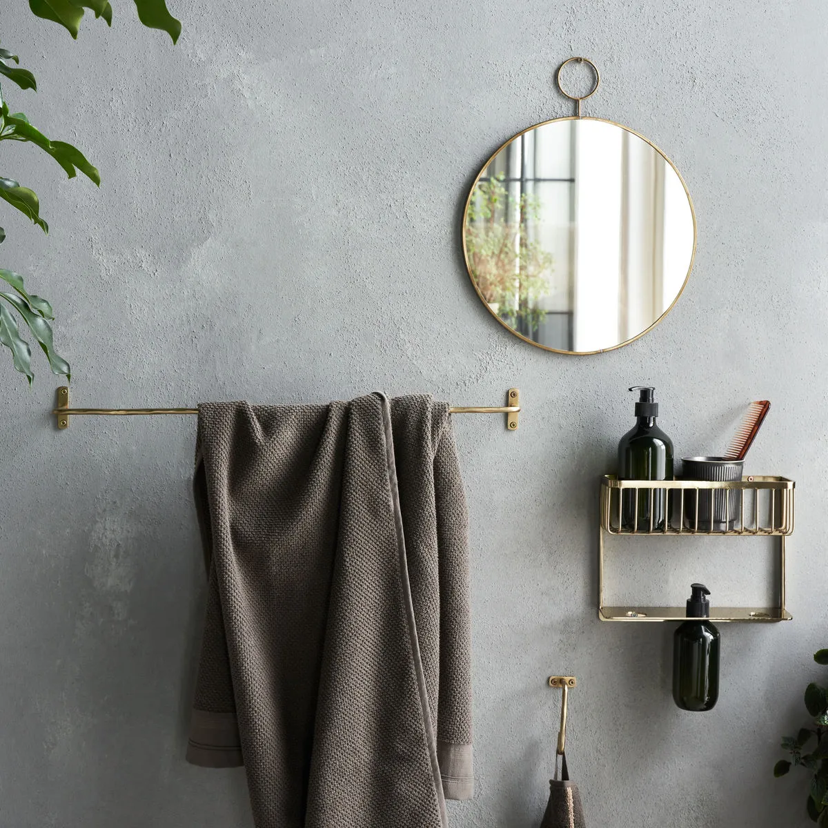 Welo towel rack 61,5 cm, Brushed brass House Doctor