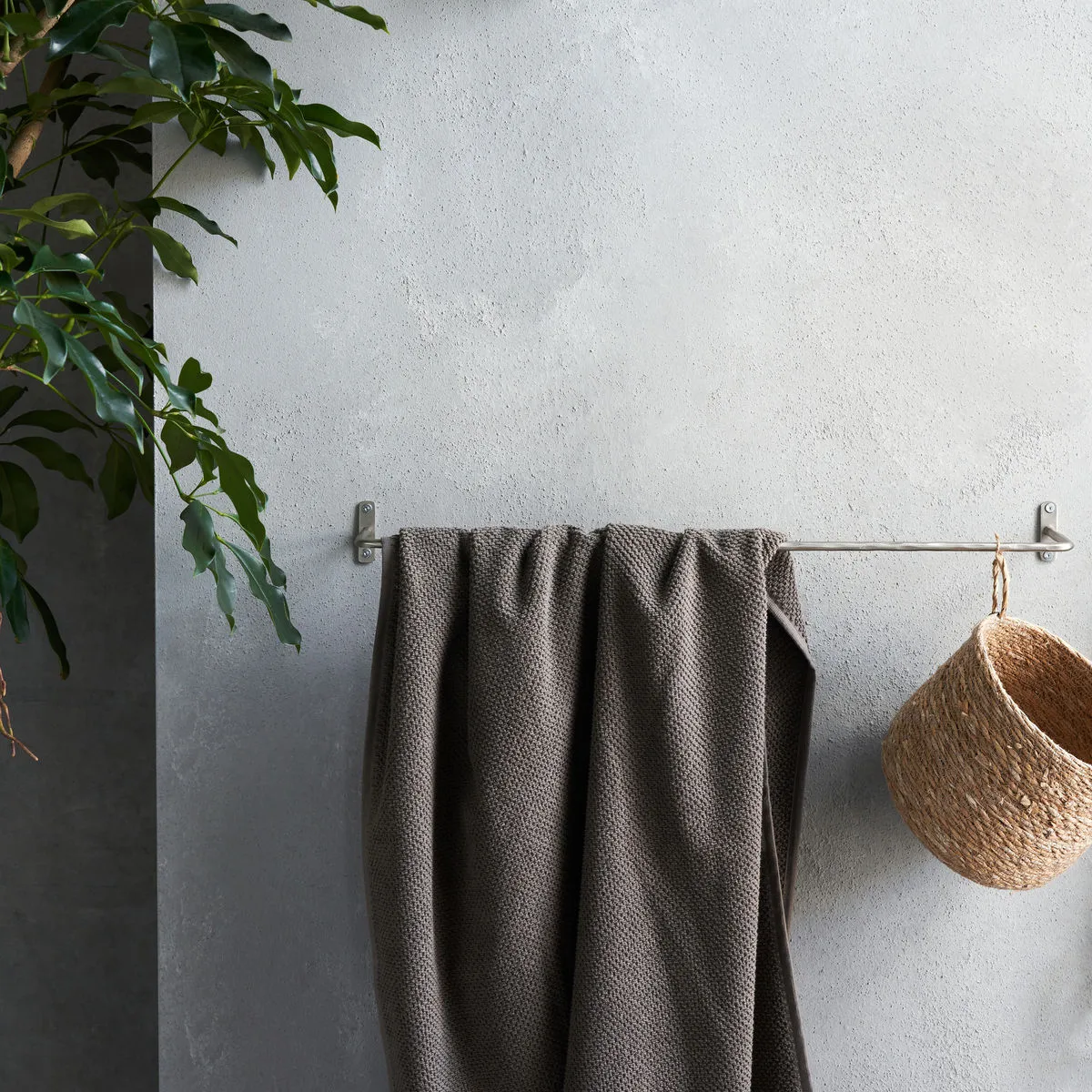 Welo towel rack 61,5 cm, Brushed silver House Doctor