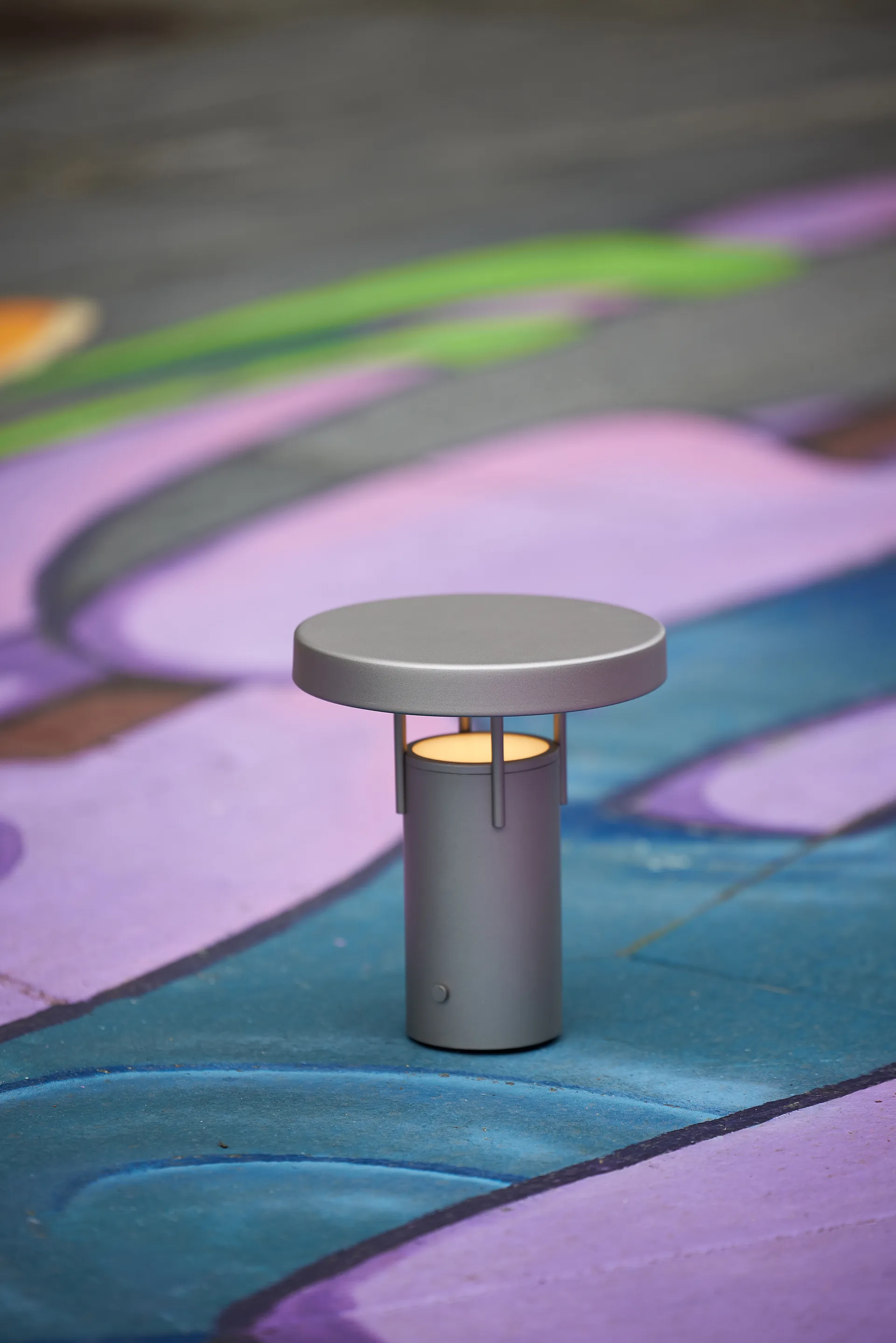 BringMe mini portable table lamp, Metallic sand Hübsch
