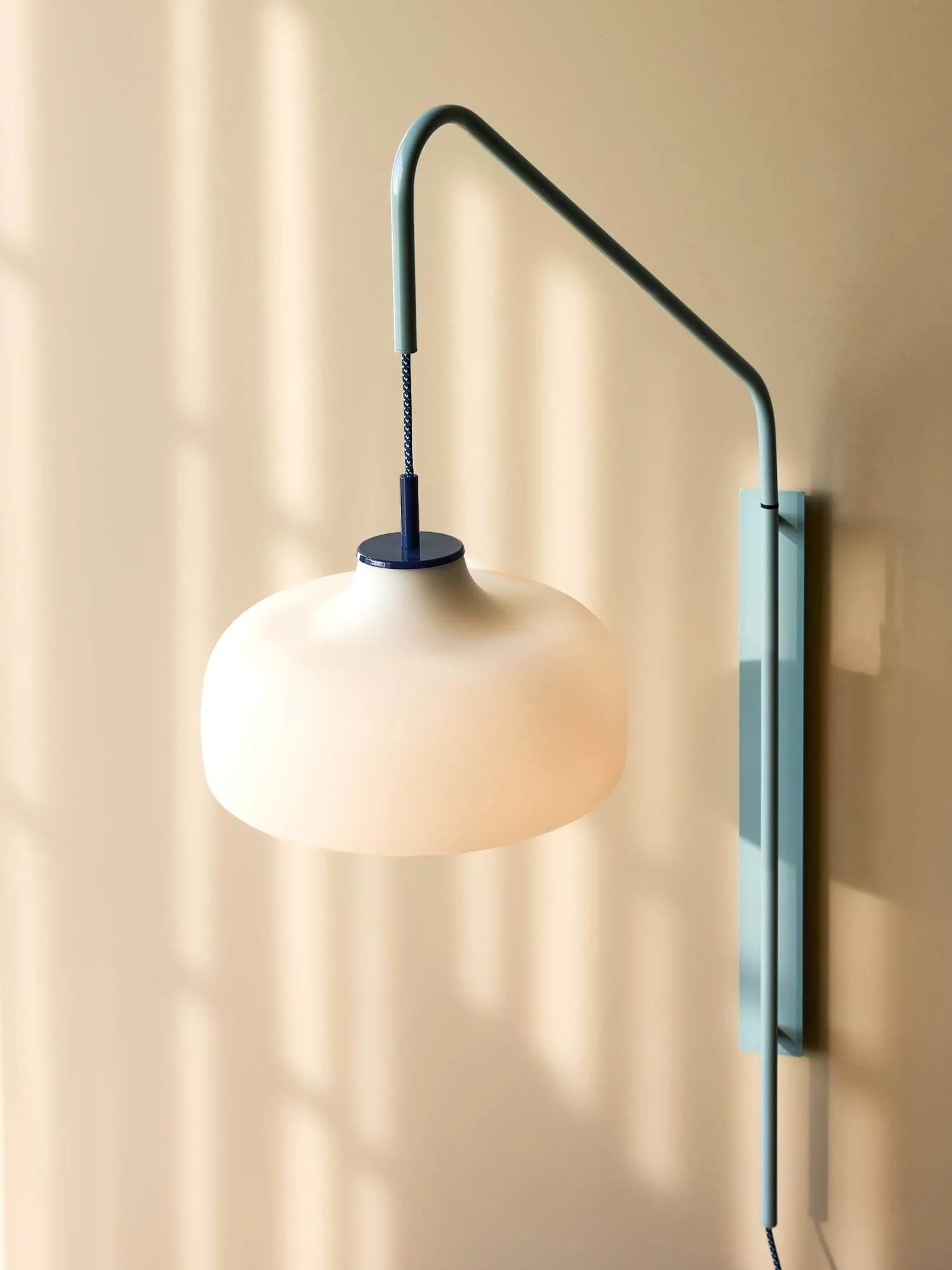 Current wall lamp, Light blue Hübsch