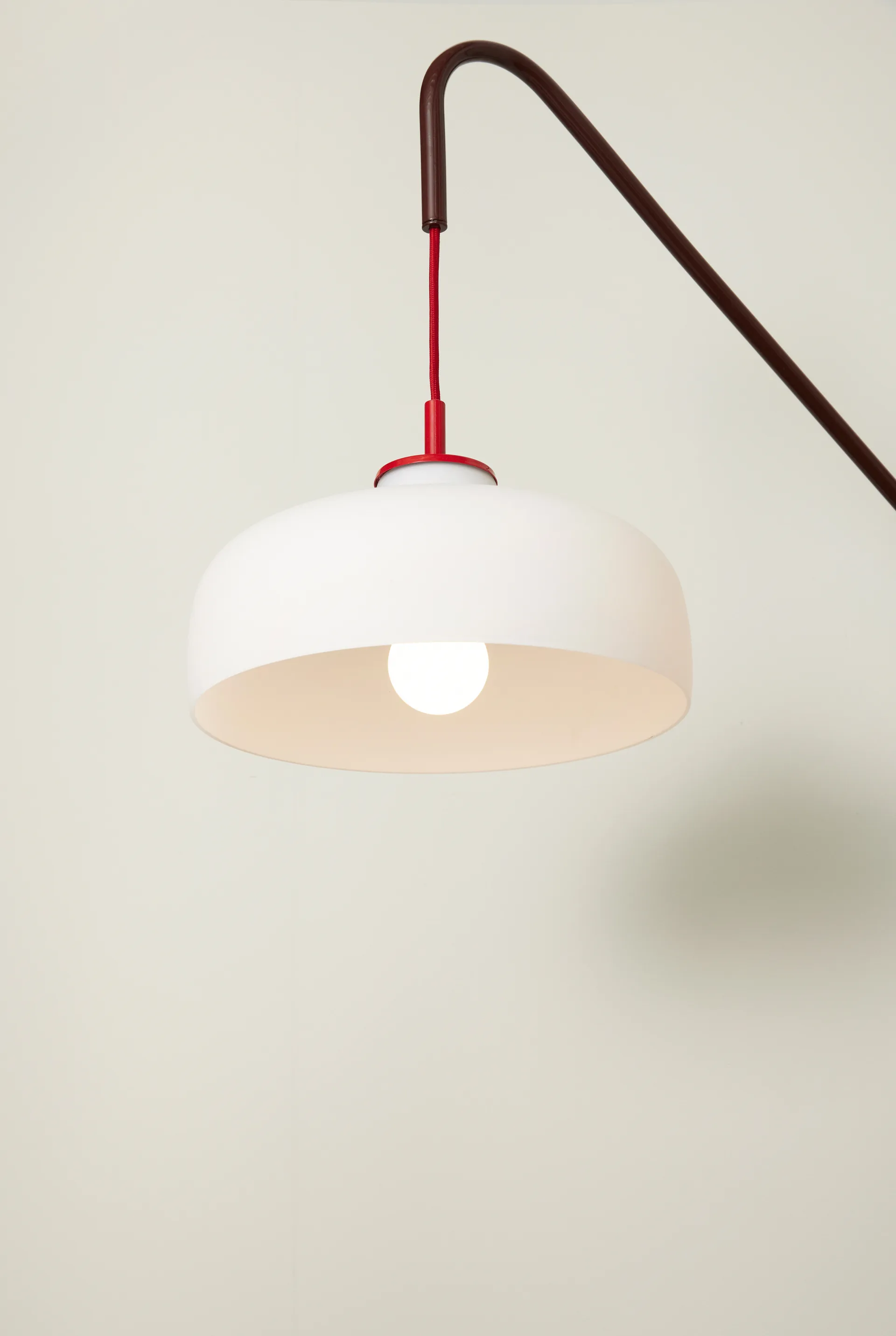 Current wall lamp, Red Hübsch