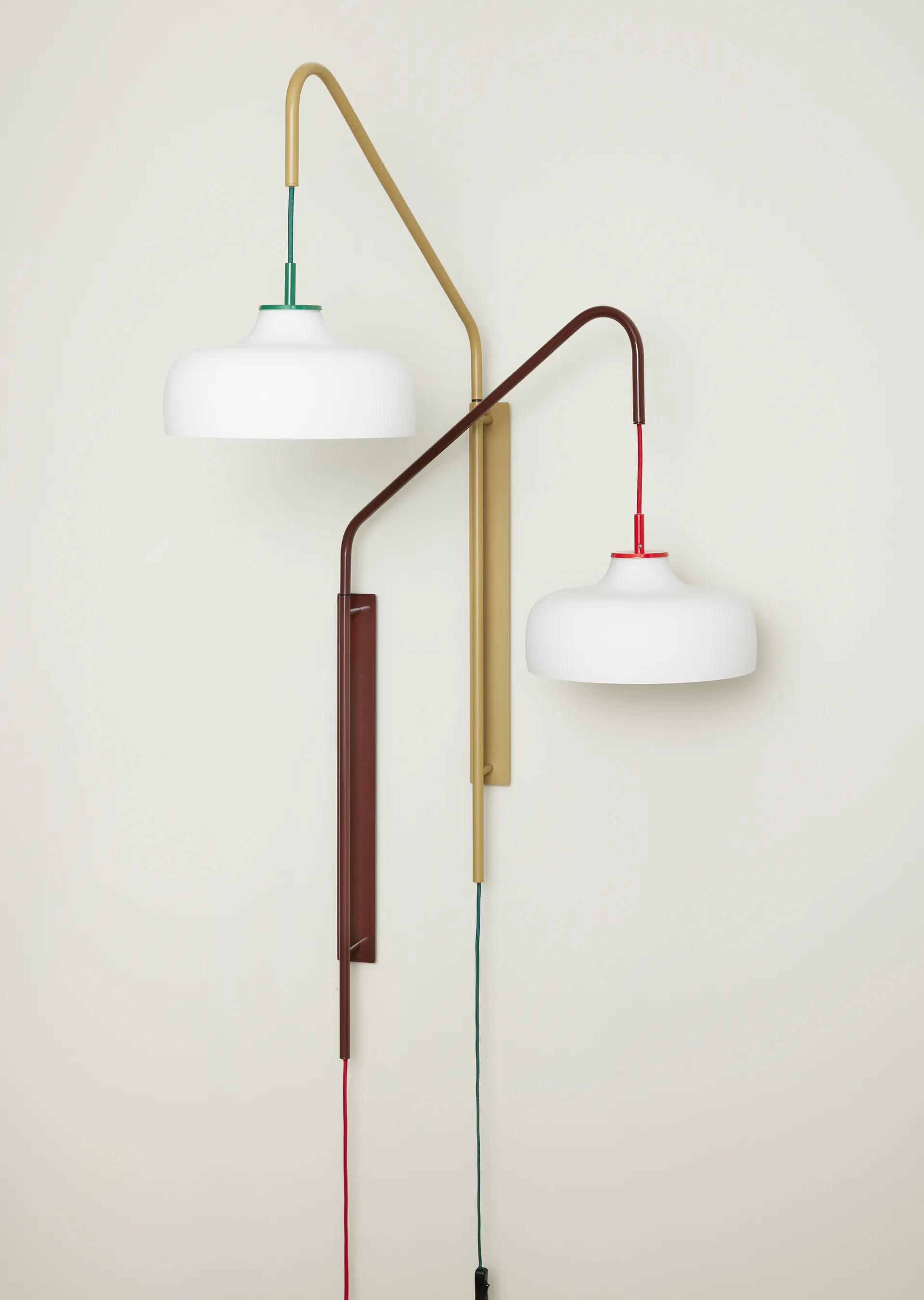 Current wall lamp, Red Hübsch