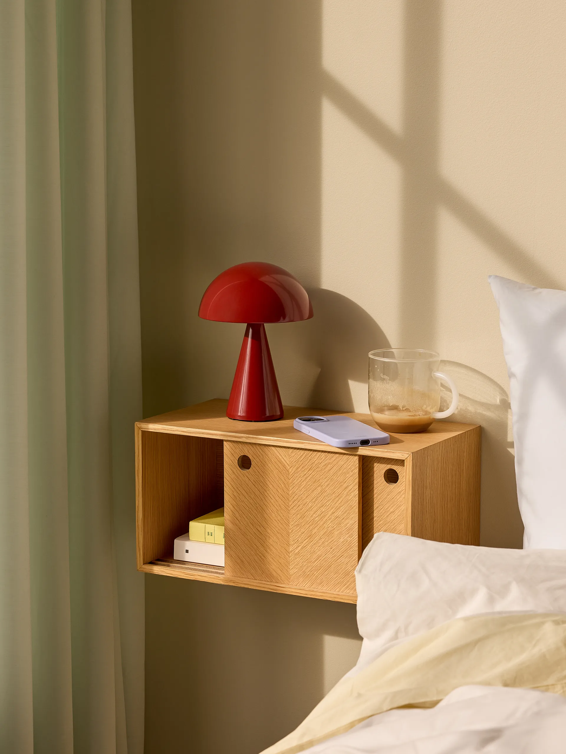 Mush portable table lamp, Red Hübsch