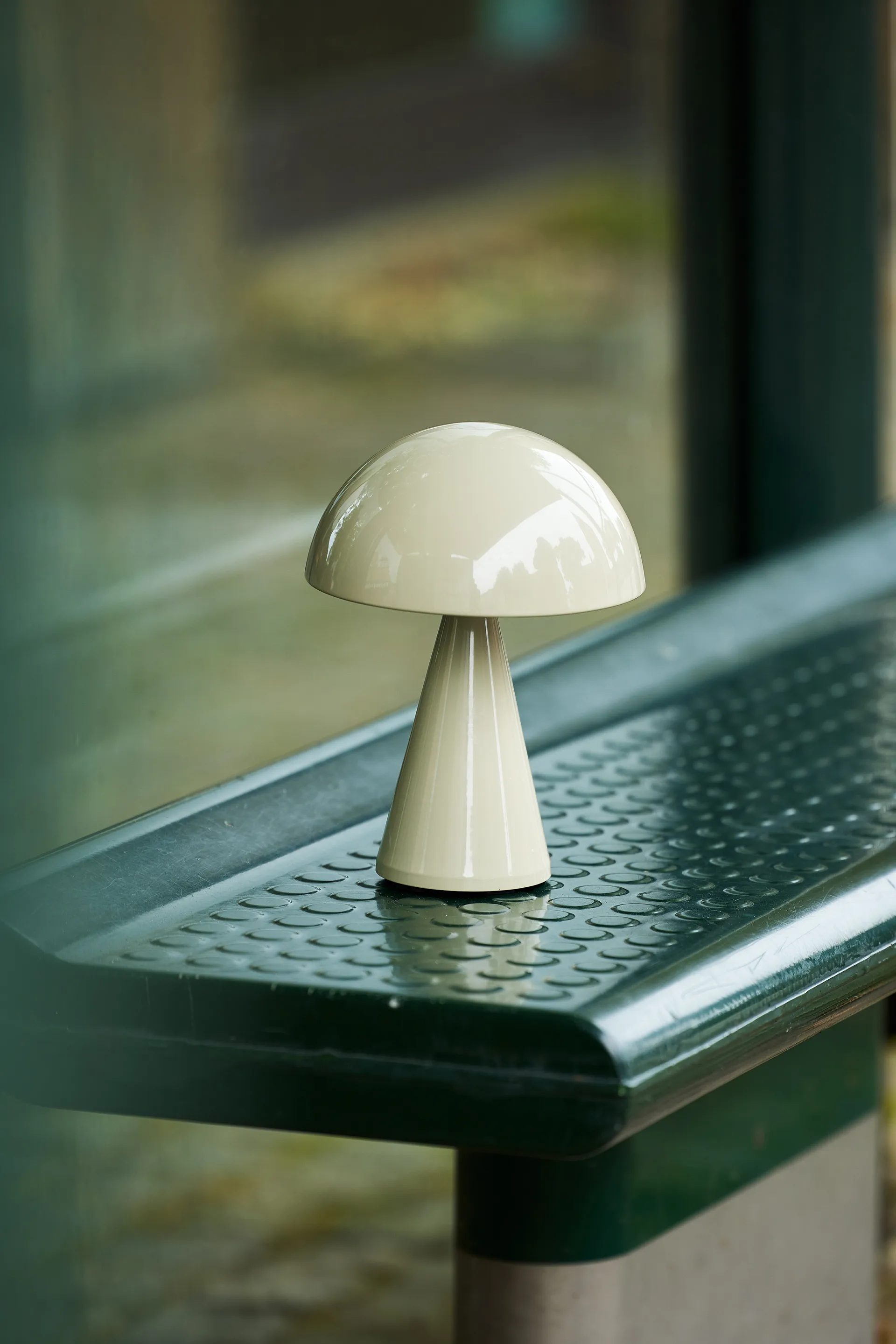 Mush portable table lamp, Sand Hübsch