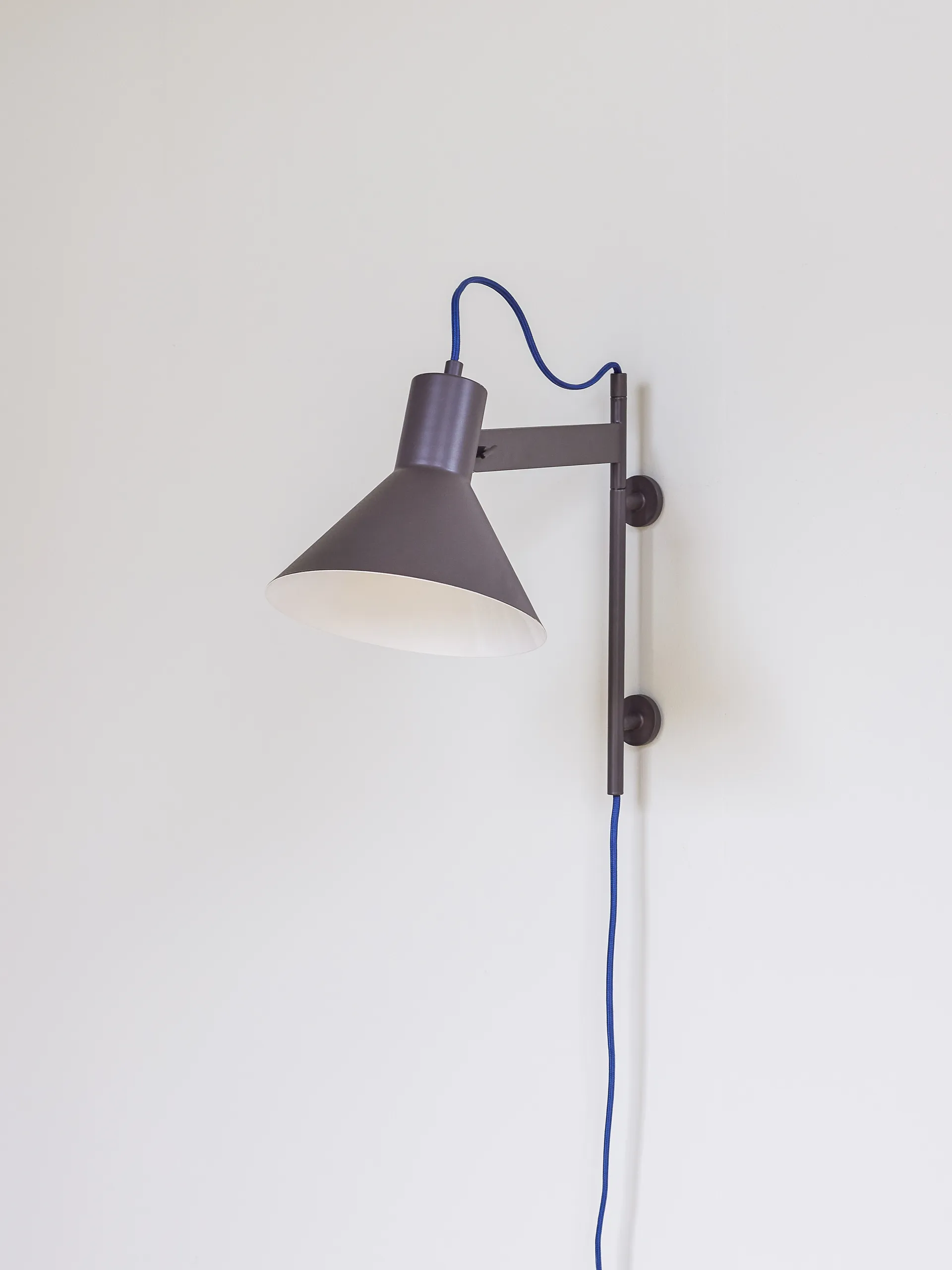 Studio wall lamp, Brown Hübsch