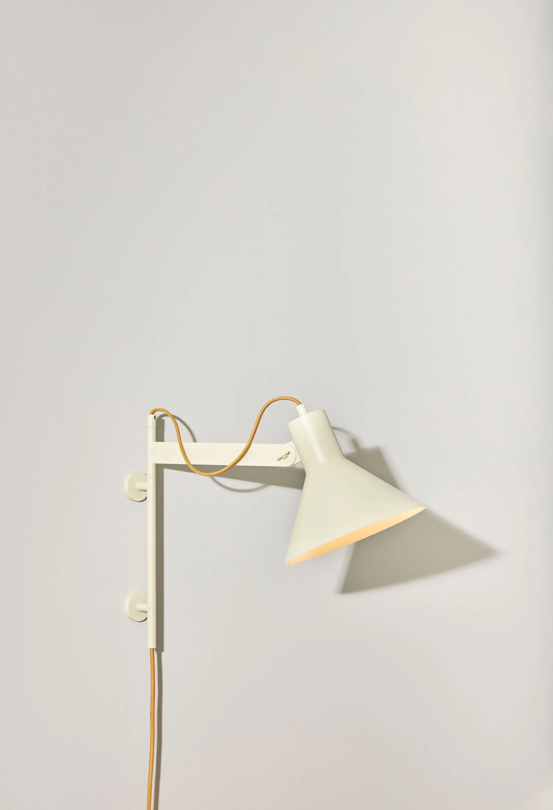Studio wall lamp, Light green Hübsch
