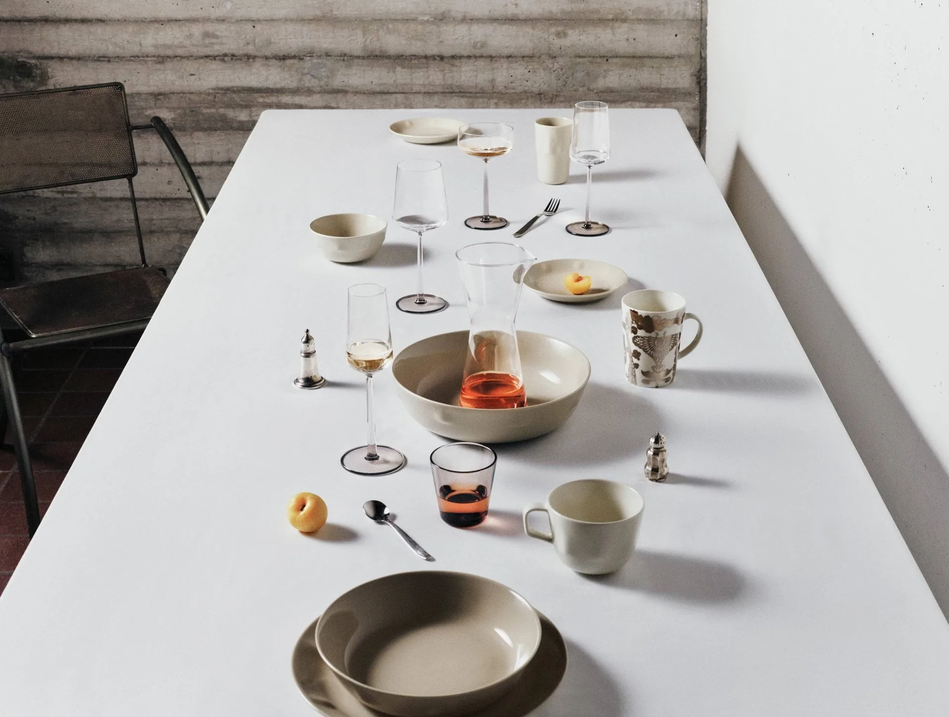 Solare serving bowl 2.3 L, Sand Iittala
