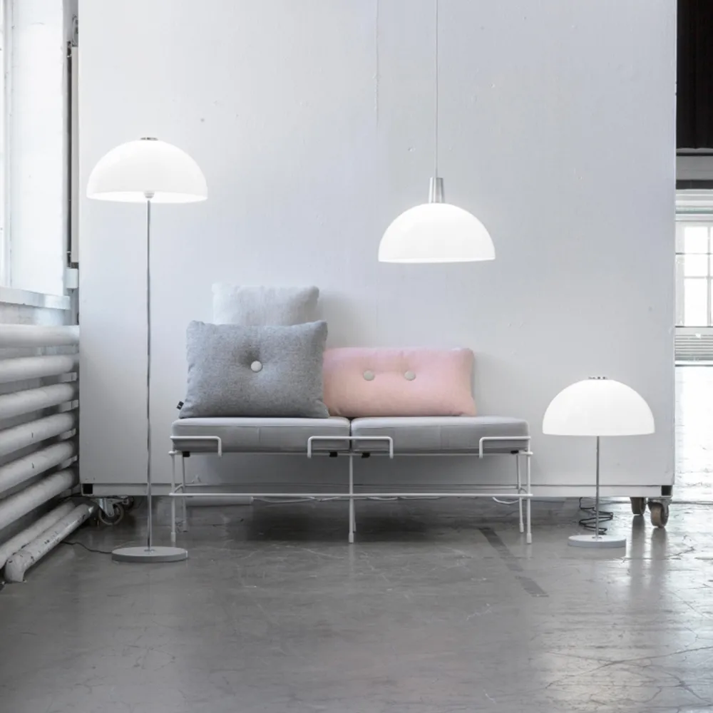 Kupoli floor lamp, Black-metal details-white shade Innolux