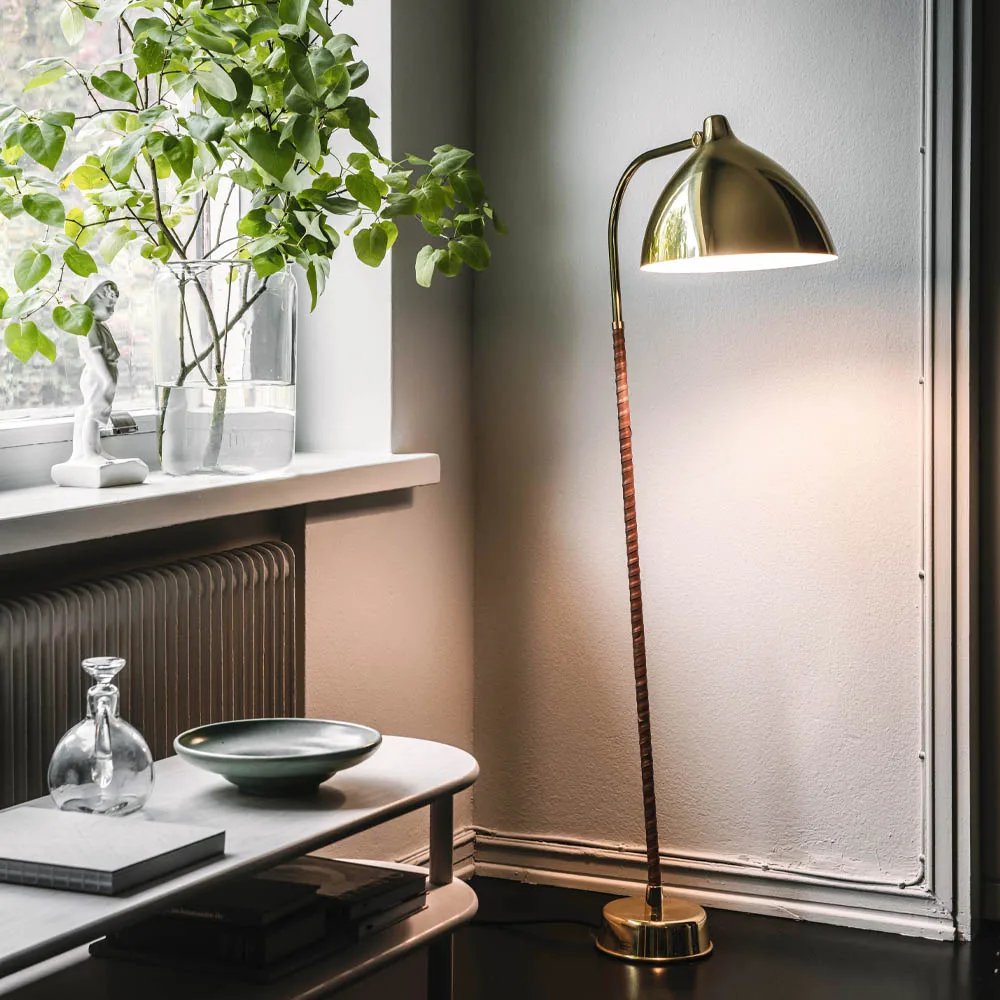 Lisa floor lamp, Brass Innolux