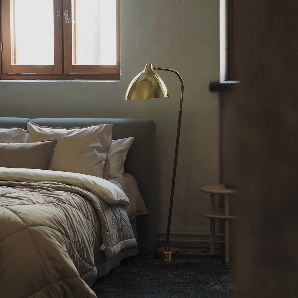 Lisa floor lamp, Brass Innolux
