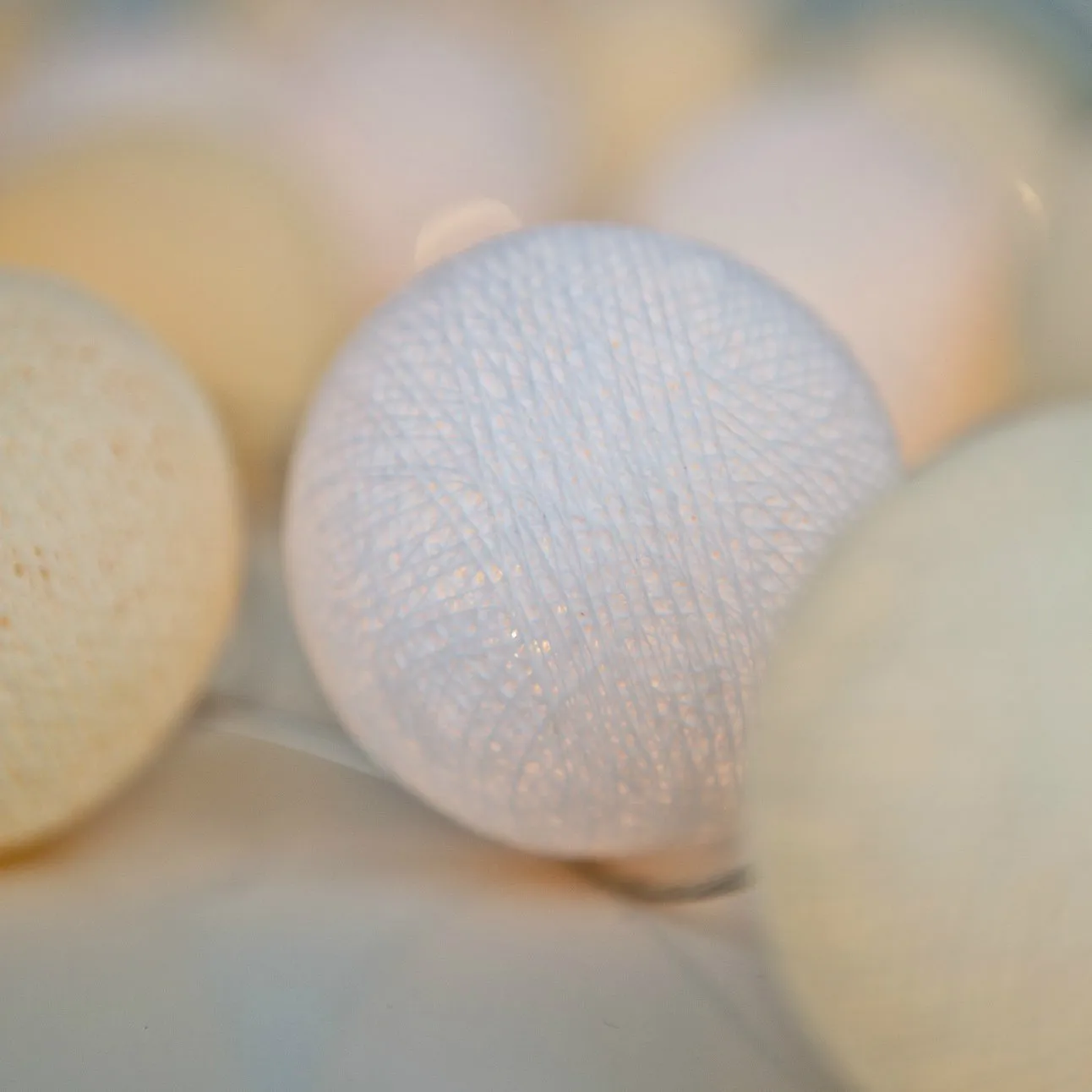 Irislights Creamy White, 20 balls Irislights