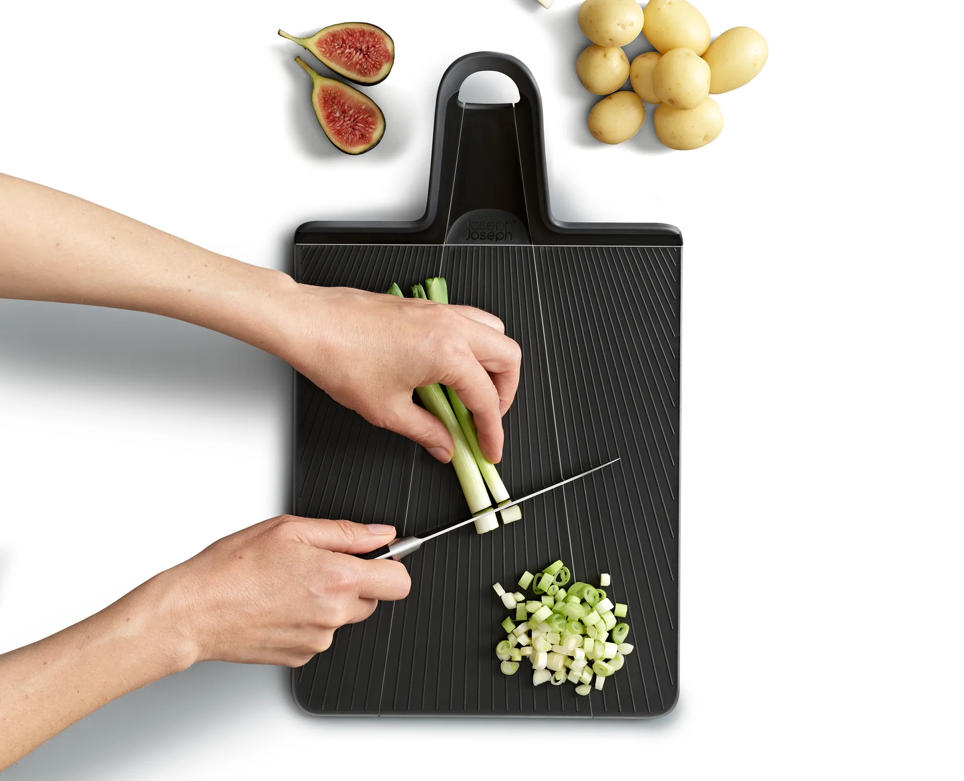 Chop2pot Cutting Board Plus Black, Large Joseph Joseph