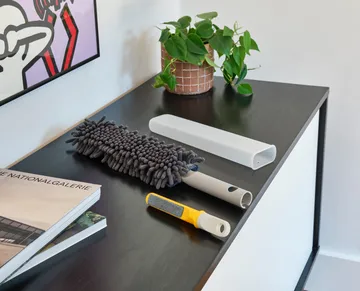 Cleantech 3-in-1 duster with plastic rail - Light Stone - Joseph Joseph