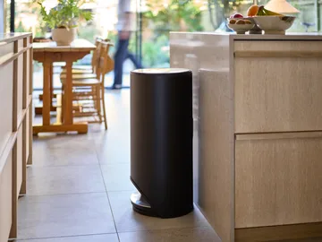 Joseph Joseph Arc pedal bin 30 L - Carbon black - Joseph Joseph