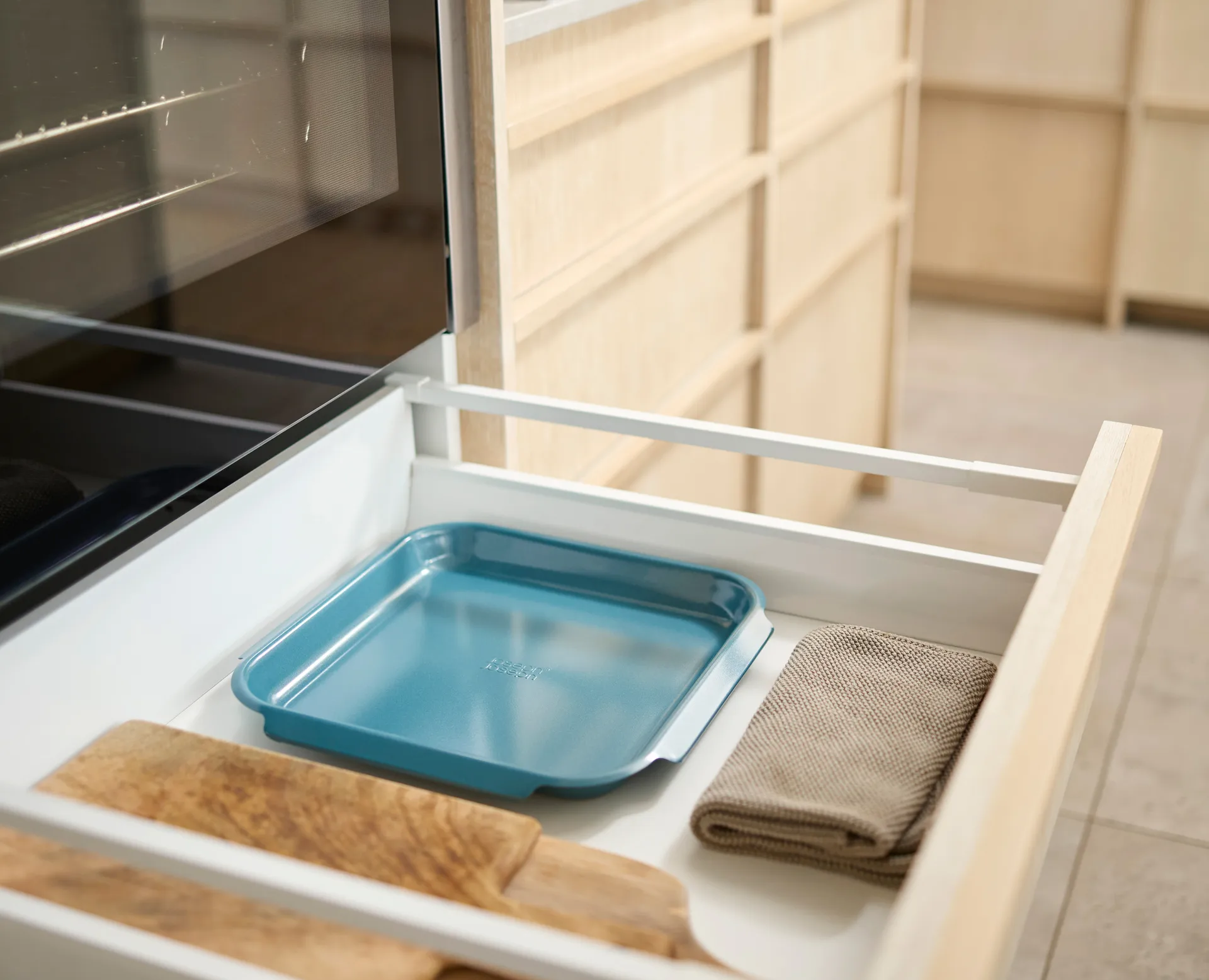 Nest bake baking tray 32.6 cm, Medium Joseph Joseph