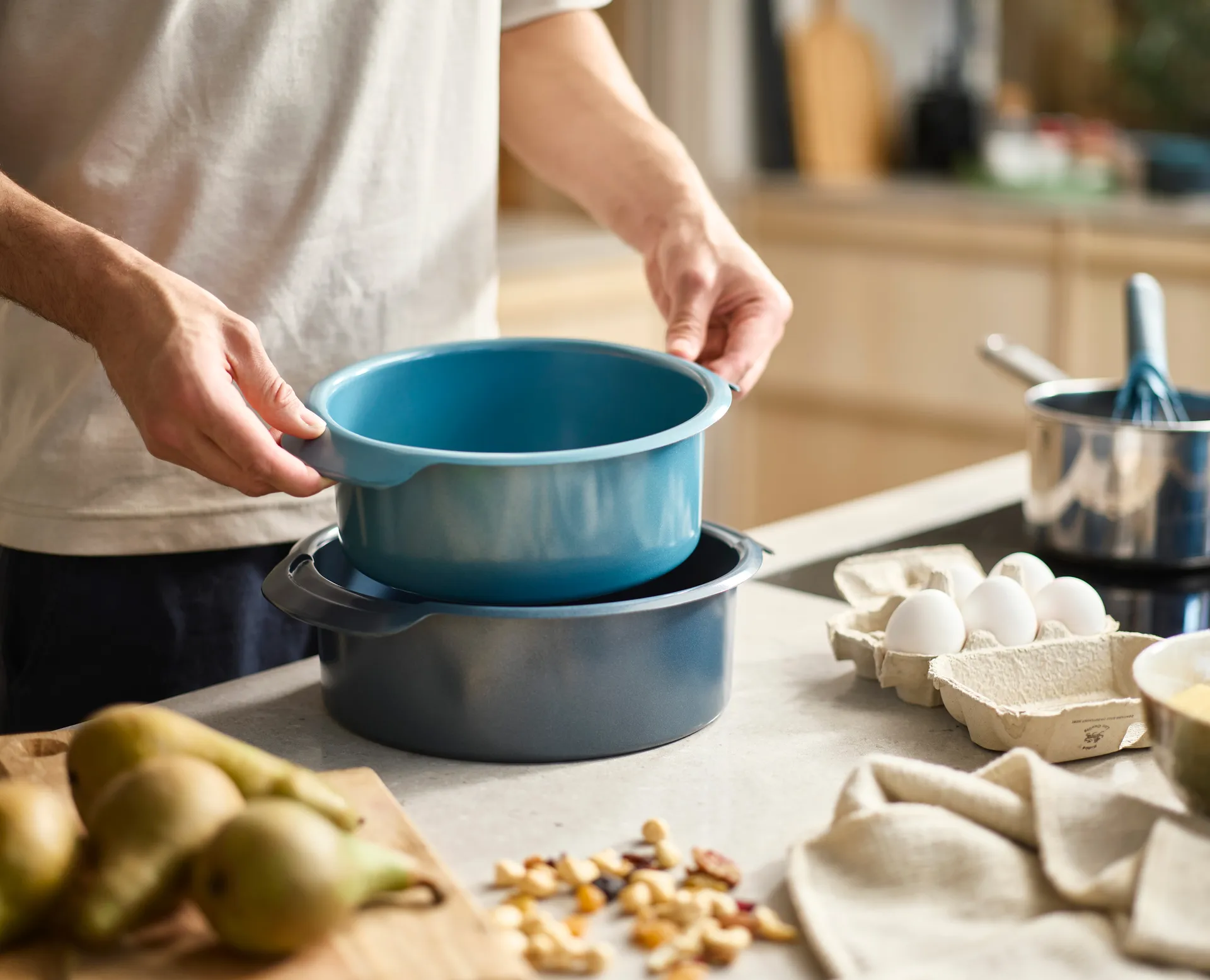 Nest Bake round baking pan 2-piece set, Blue Joseph Joseph