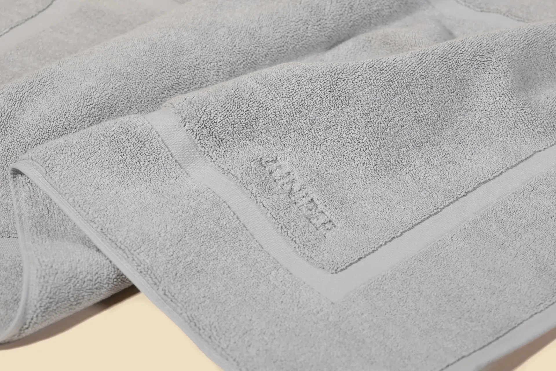 Juniper bath rug 50x80 cm, Stone Grey Juniper
