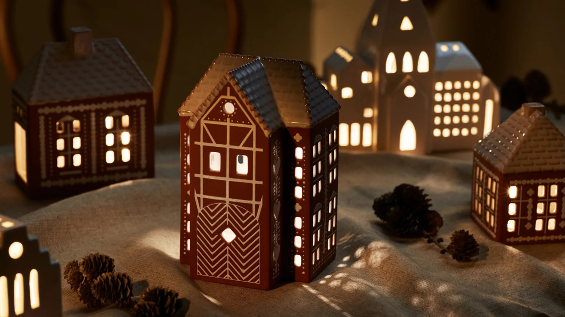 Gingerbread candle latern large 17 cm, Brown Kähler