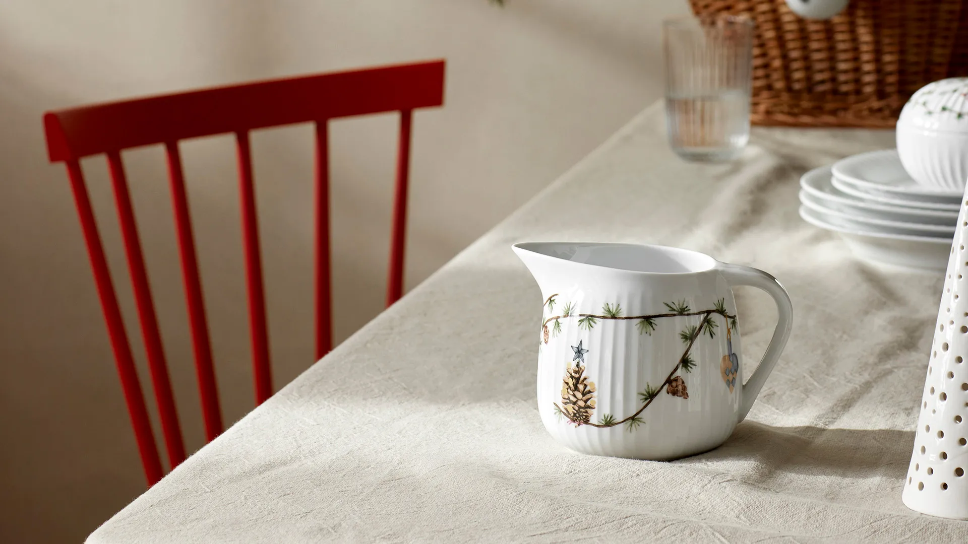 Hammershøi Christmas Sauce Jug 66 cl, White Kähler