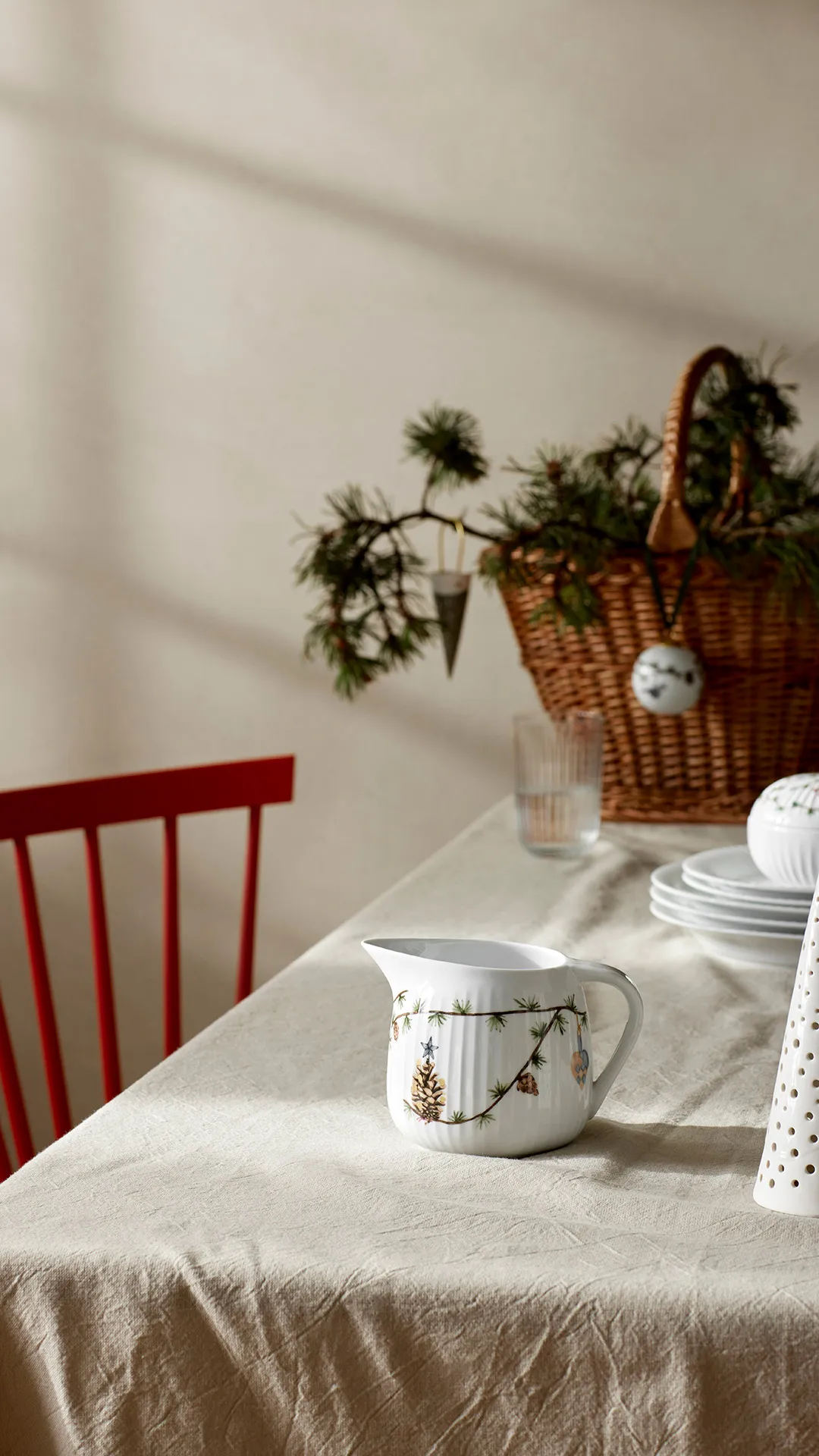 Hammershøi Christmas Sauce Jug 66 cl, White Kähler