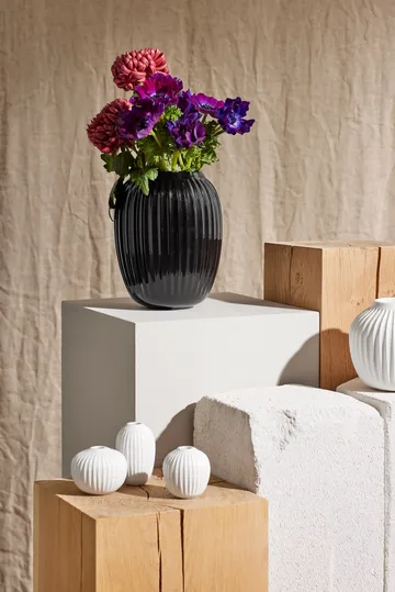 Hammershøi vase medium - Black - Kähler