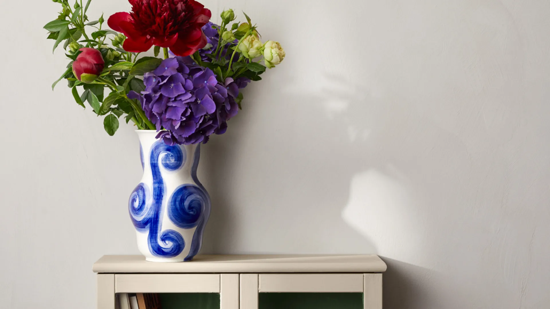 Tulle vase 22.5 cm, Blue Kähler