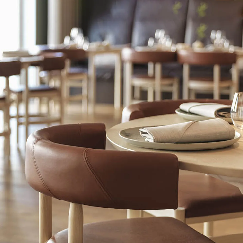 Botero armchair, Leather Tärnsjö 8800 natural-lacquered ash frame Källemo