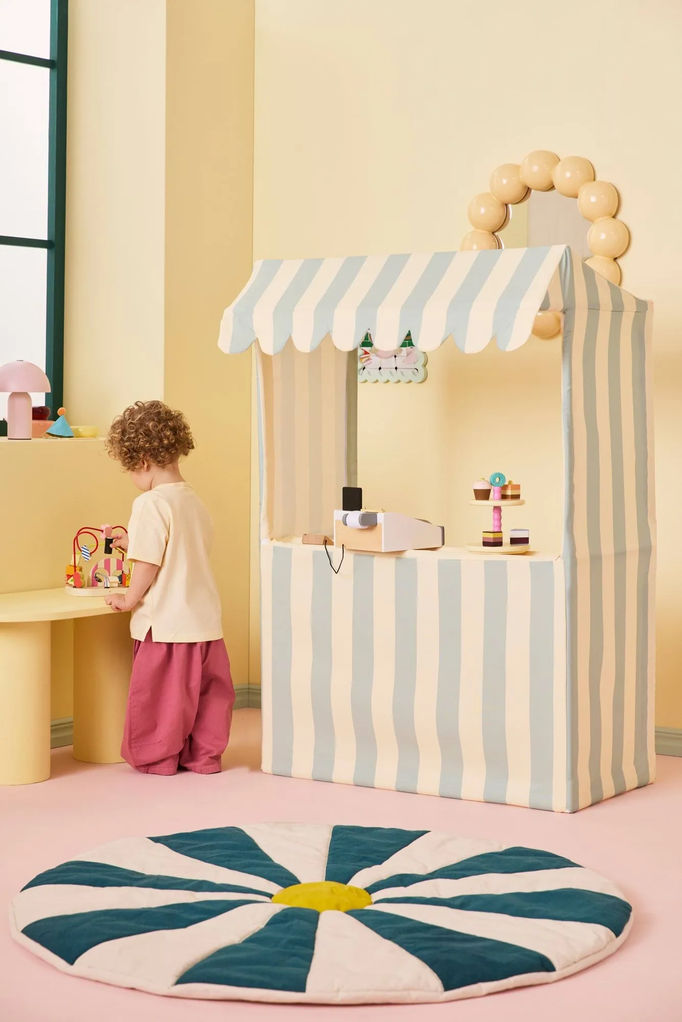 Kid's Concept cake stand with cakes, 9 parts Kid's Concept