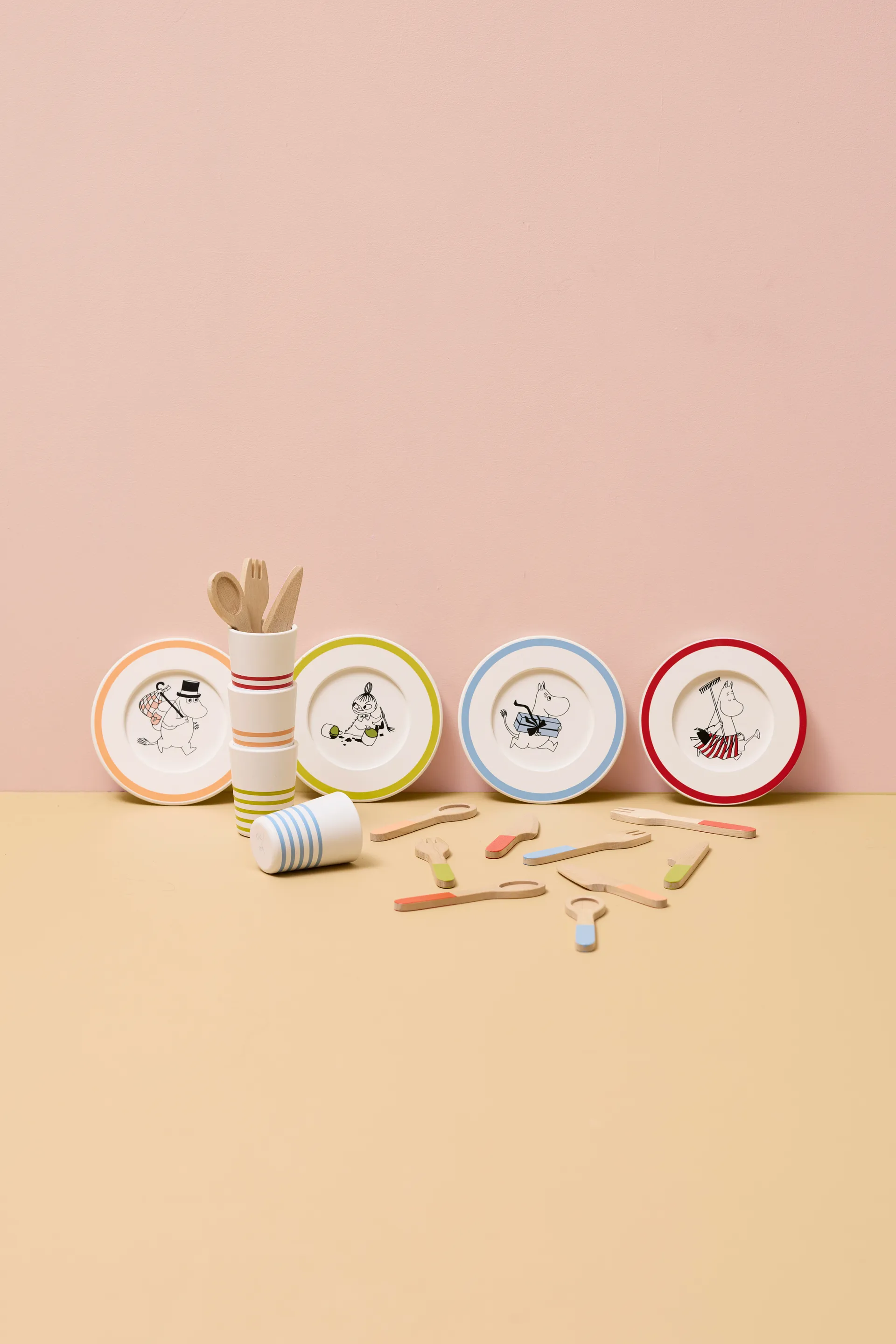 Moomin dinnerware set, 16 pieces Kid's Concept