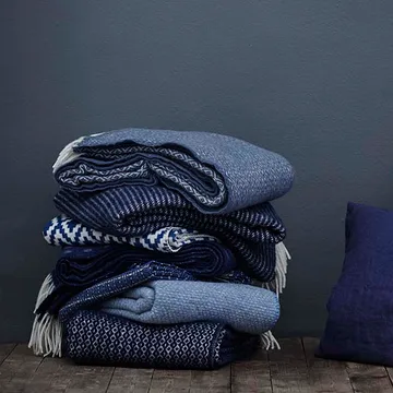 Chevron wool throw - Dark blue - Klippan Yllefabrik