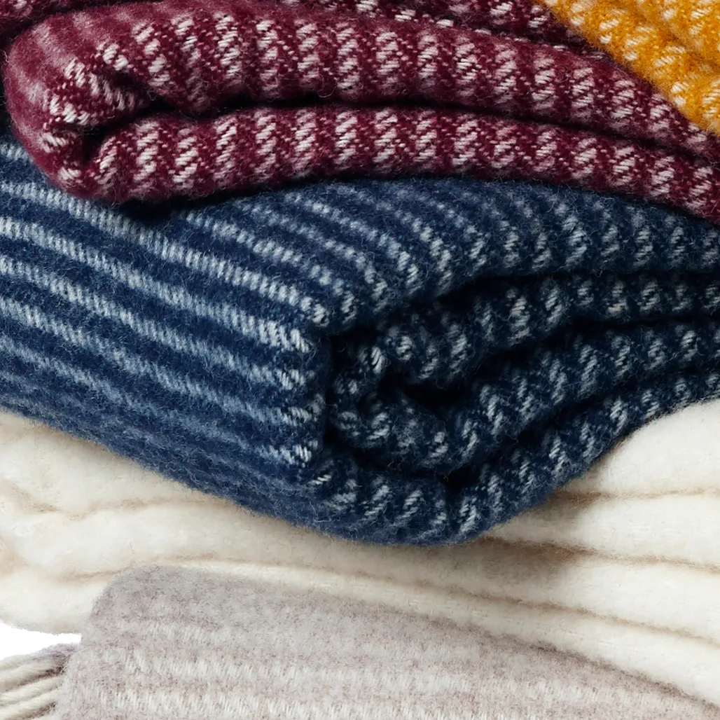 Ralph wool throw, navy Klippan Yllefabrik