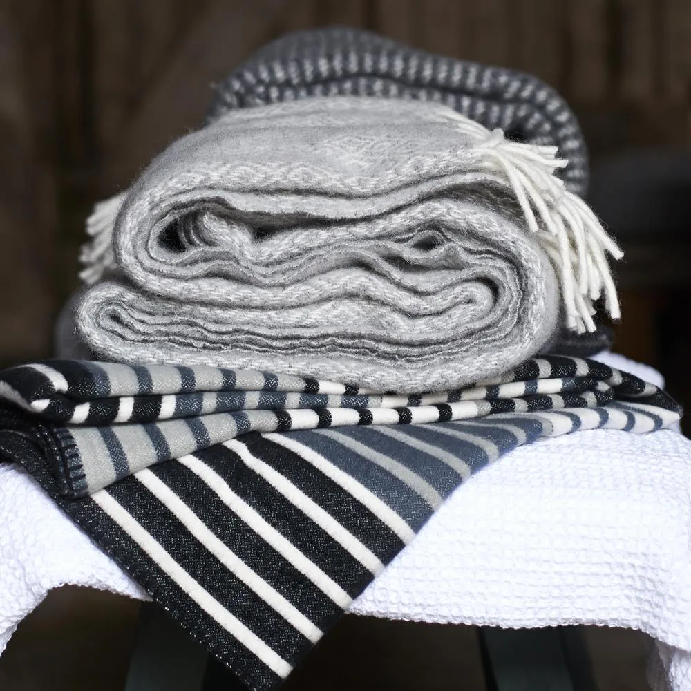 Samba wool throw, grey Klippan Yllefabrik