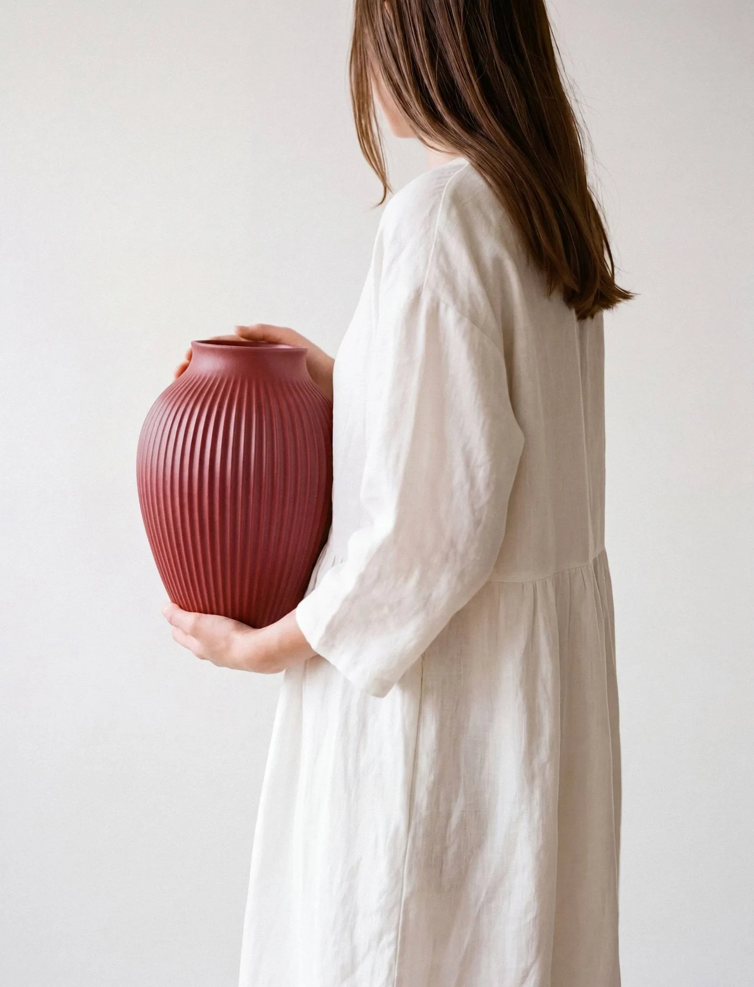 Knabstrup vase ribbed 27 cm, Soft cherry red Knabstrup Keramik