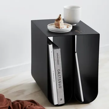 Curved side table - Beige - Kristina Dam Studio