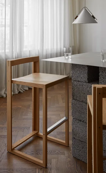 Outline bar stool 75 cm - Warm lacquered oak–brushed steel - Kristina Dam Studio