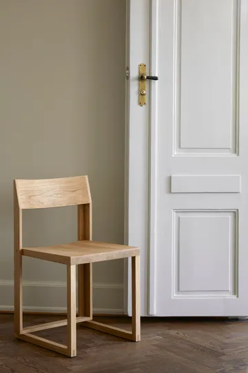Outline chair - Warm lacquered oak-walnut - Kristina Dam Studio